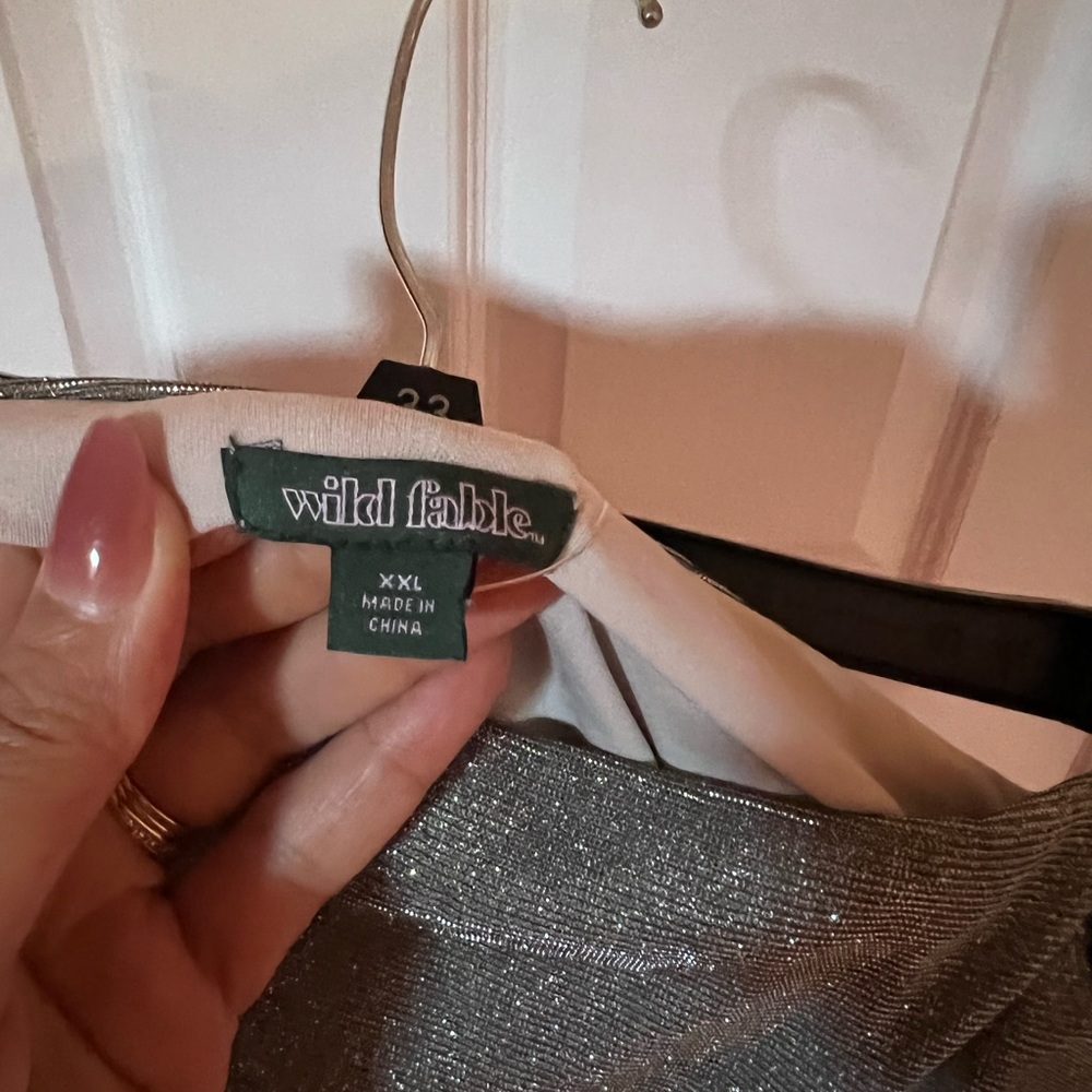 Silver Sparkle Tube Top Size XXL
Plus Size - Picture 11 of 11